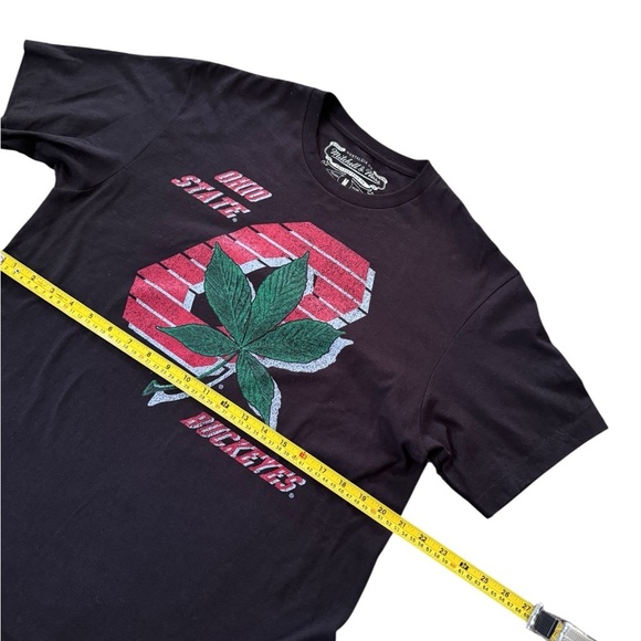 Ohio State Buckeyes Mitchell & Ness T Shirt Vintage Logo Men Size Medium NWOT - Picture 3 of 4